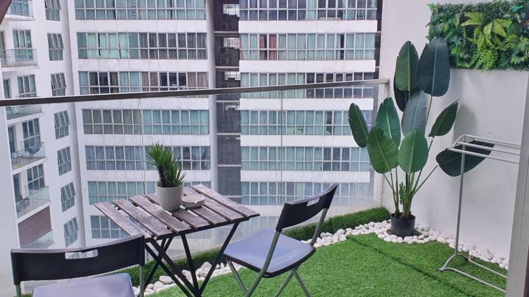 Regalia Suites With Infinity Pool Klcc By Staycation Homes กัวลาลัมเปอร์ ภายนอก รูปภาพ