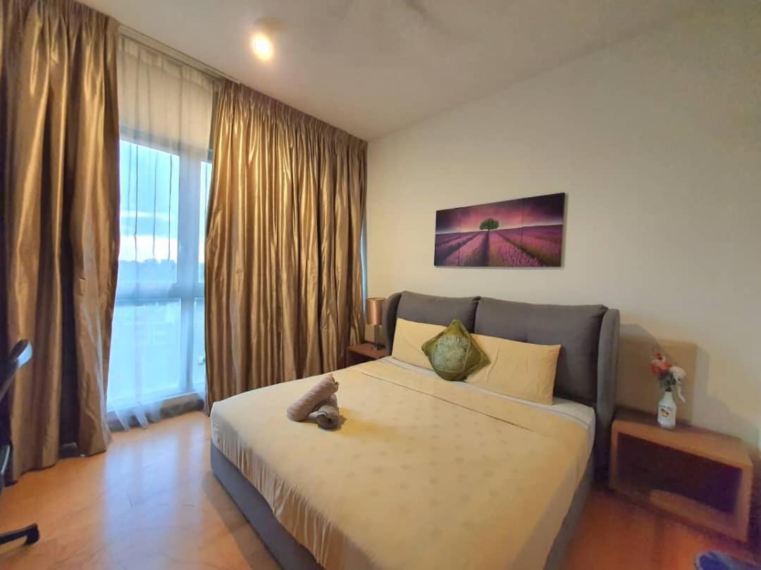 Regalia Suites With Infinity Pool Klcc By Staycation Homes กัวลาลัมเปอร์ ภายนอก รูปภาพ