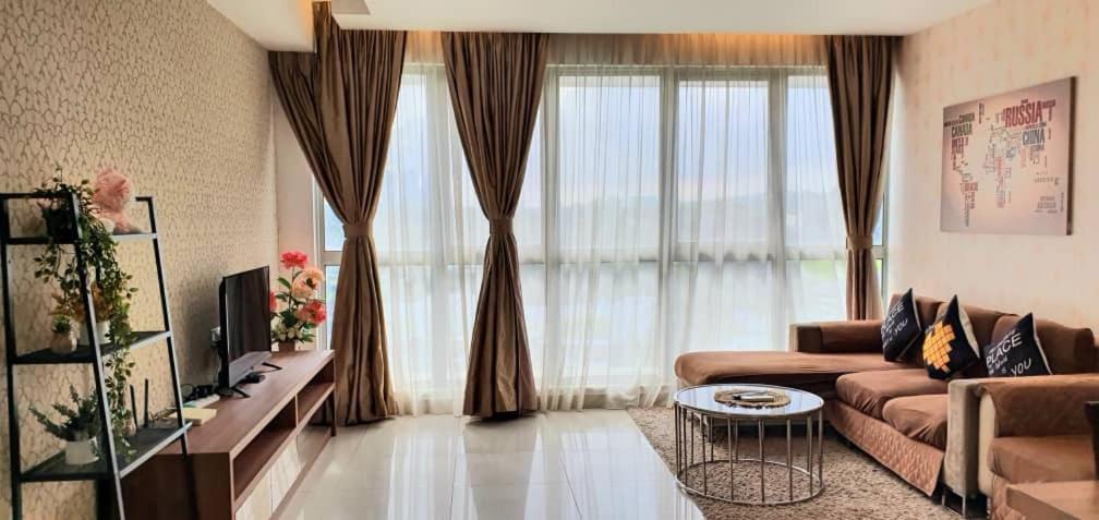Regalia Suites With Infinity Pool Klcc By Staycation Homes กัวลาลัมเปอร์ ภายนอก รูปภาพ