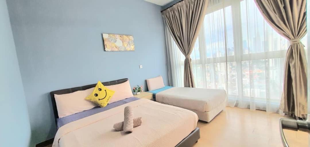 Regalia Suites With Infinity Pool Klcc By Staycation Homes กัวลาลัมเปอร์ ภายนอก รูปภาพ