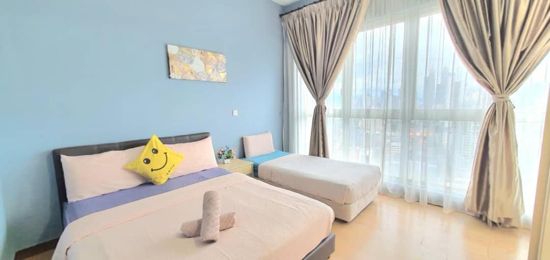 Regalia Suites With Infinity Pool Klcc By Staycation Homes กัวลาลัมเปอร์ ภายนอก รูปภาพ