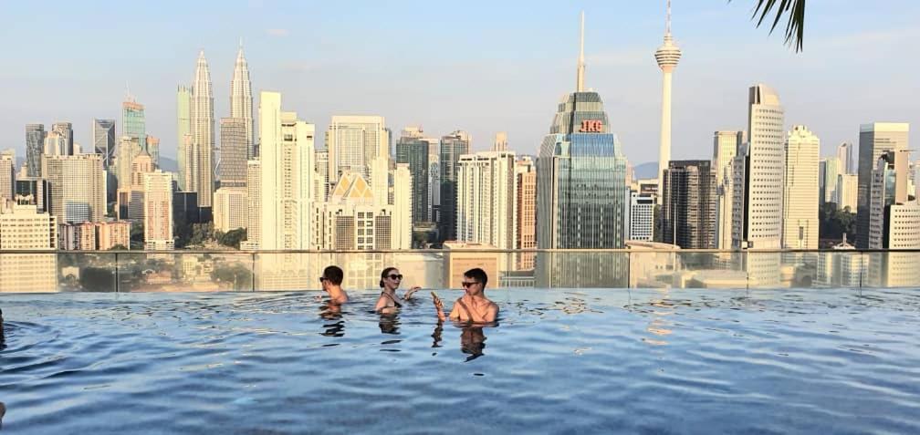 Regalia Suites With Infinity Pool Klcc By Staycation Homes กัวลาลัมเปอร์ ภายนอก รูปภาพ