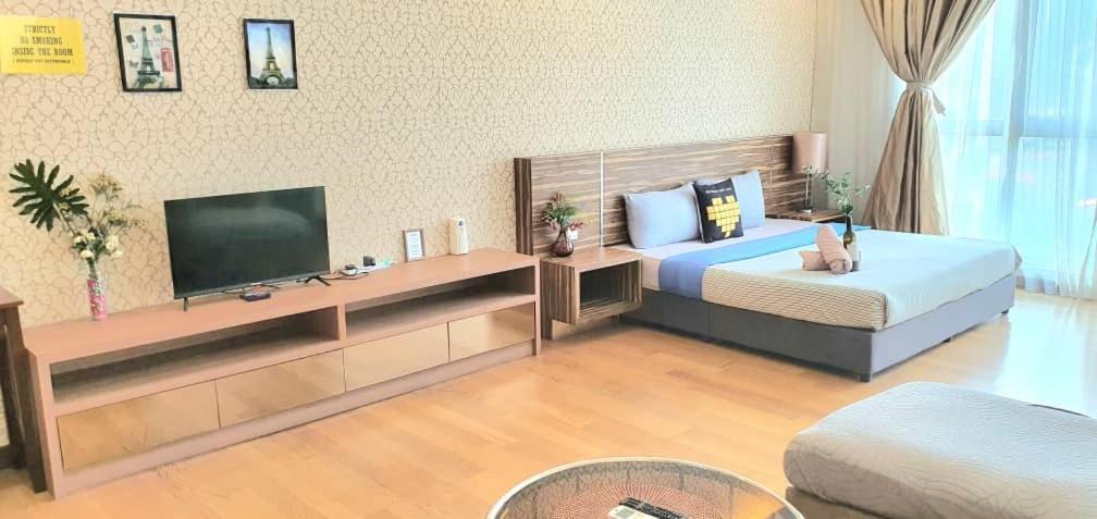 Regalia Suites With Infinity Pool Klcc By Staycation Homes กัวลาลัมเปอร์ ภายนอก รูปภาพ